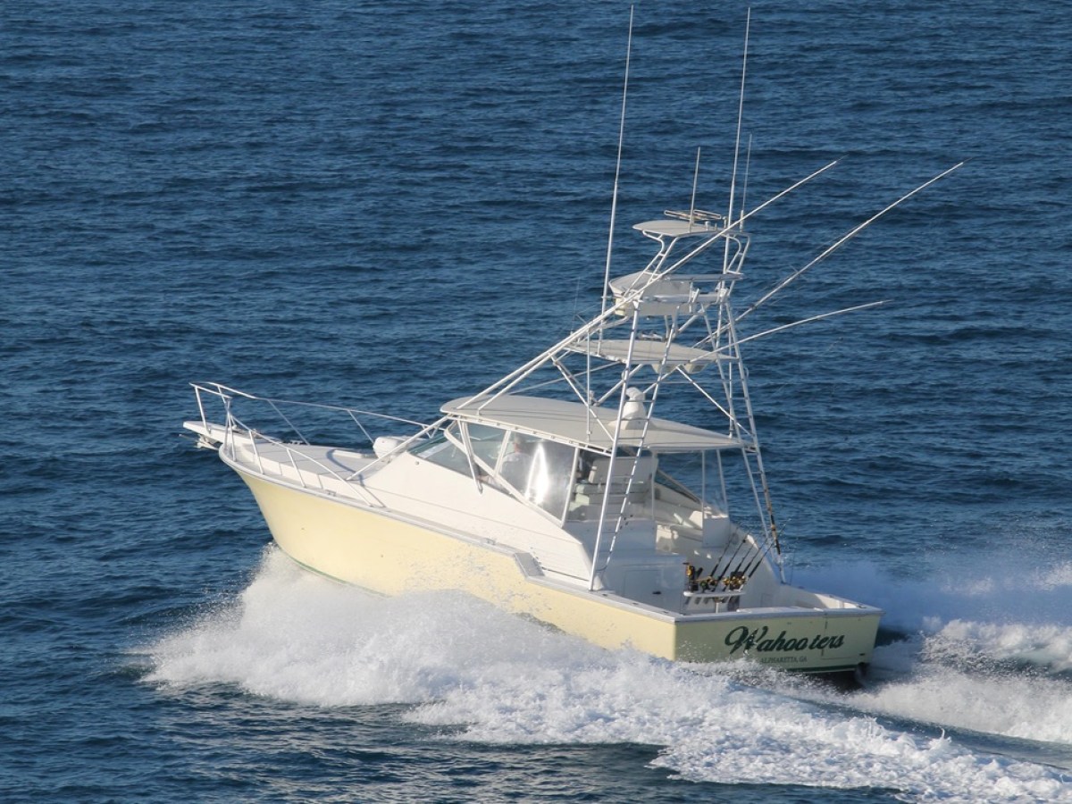a small boat in a body of water